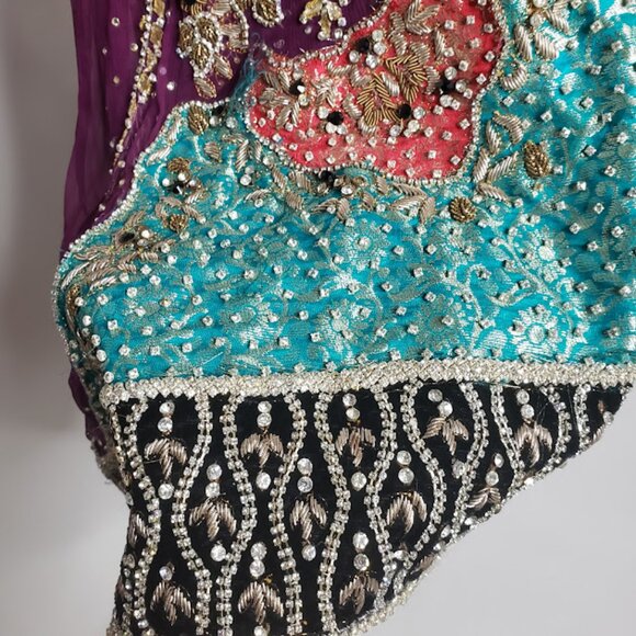 DESI SUIT Large  - DRESS - Pakistani Suit - Worn once - Picture 7 of 11